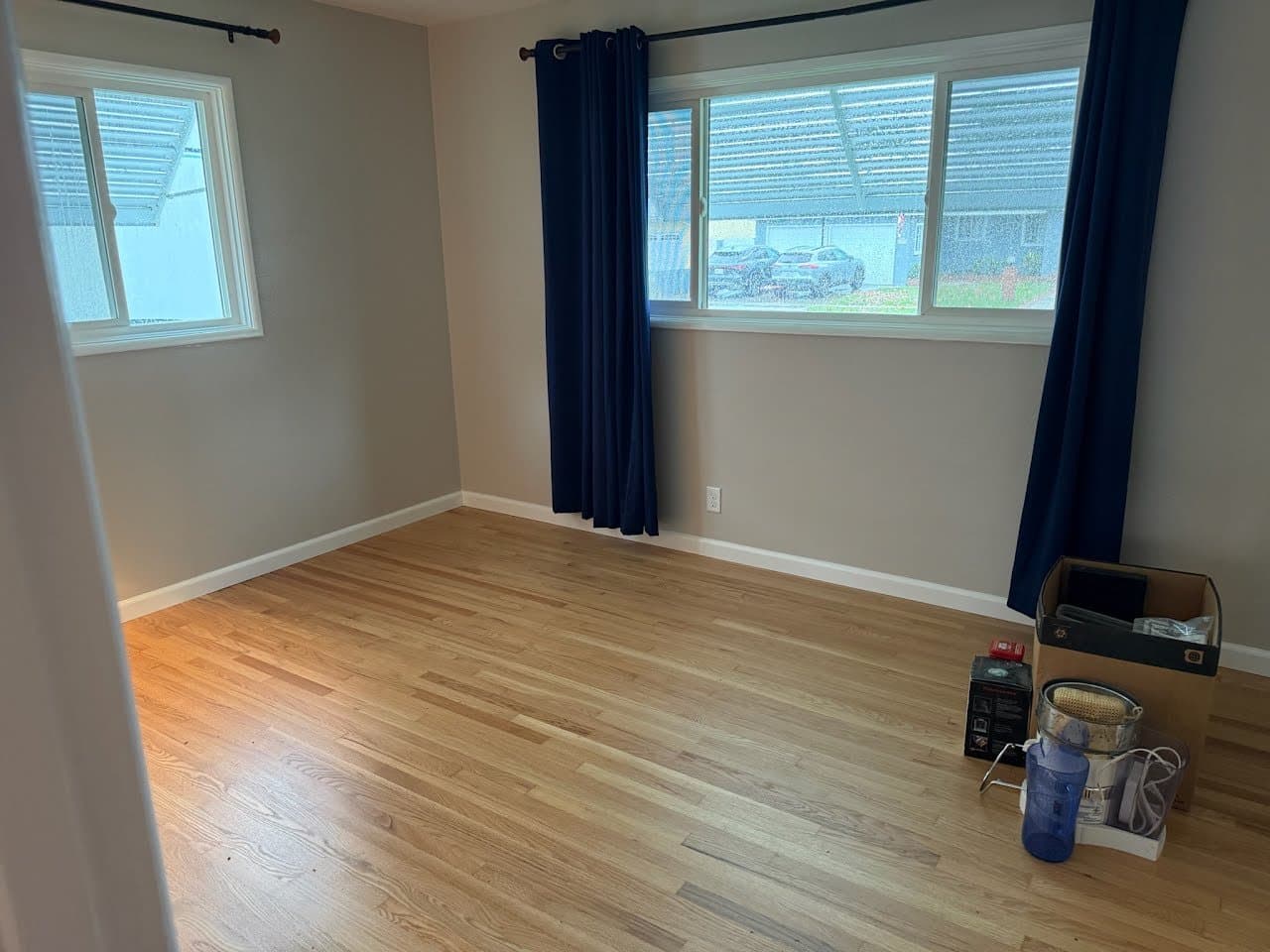 Long Beach House: 6261 E El Paseo St