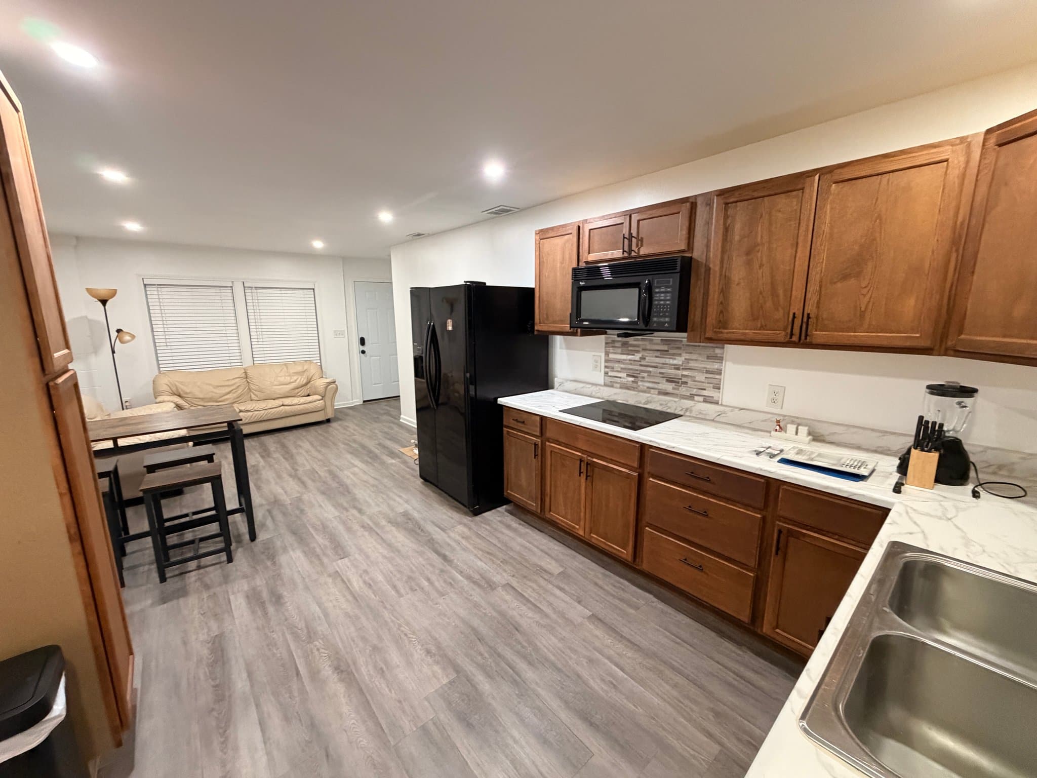 Acworth House: 5301 Shadow Cir