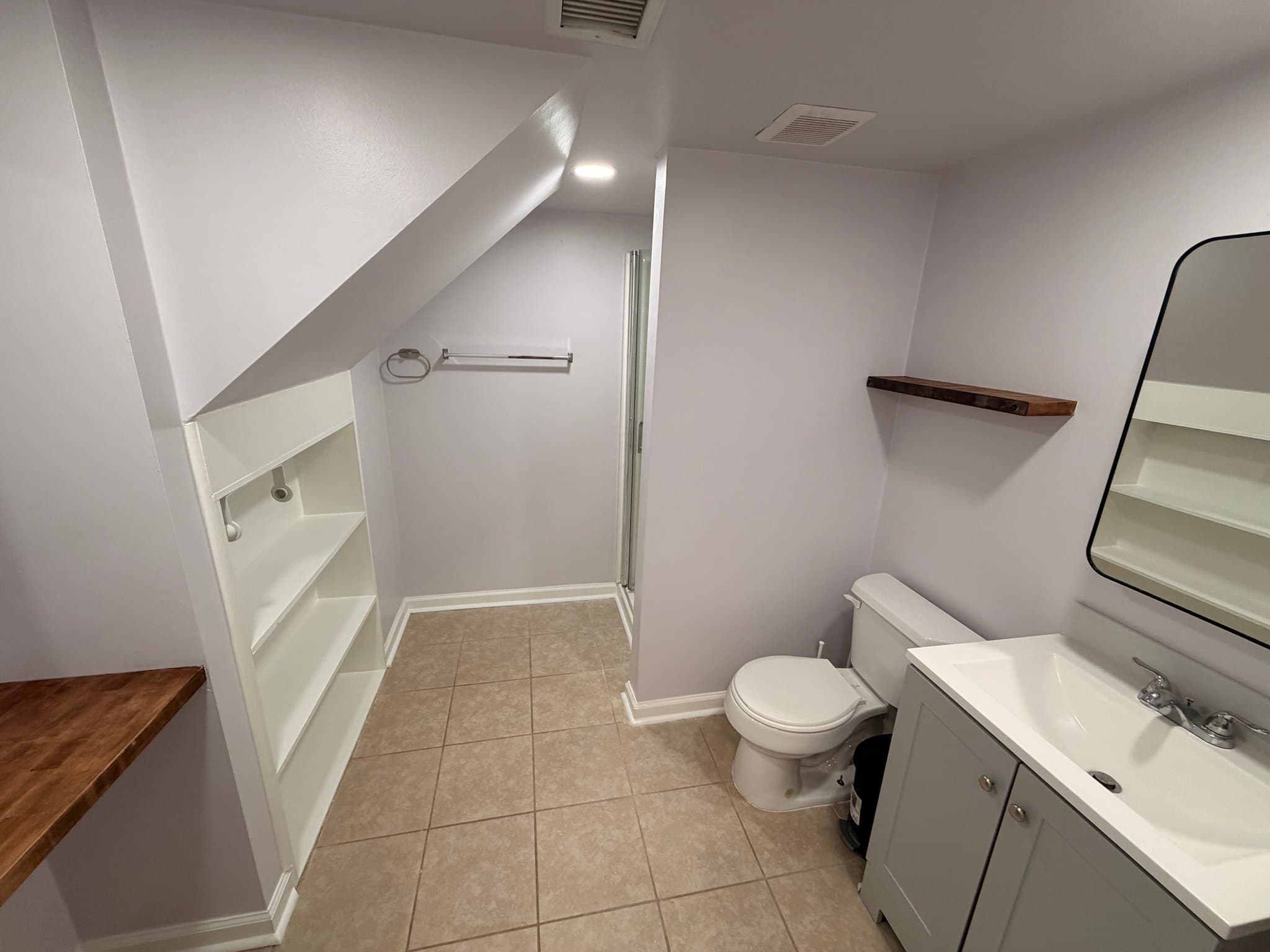 Acworth House: 5301 Shadow Cir