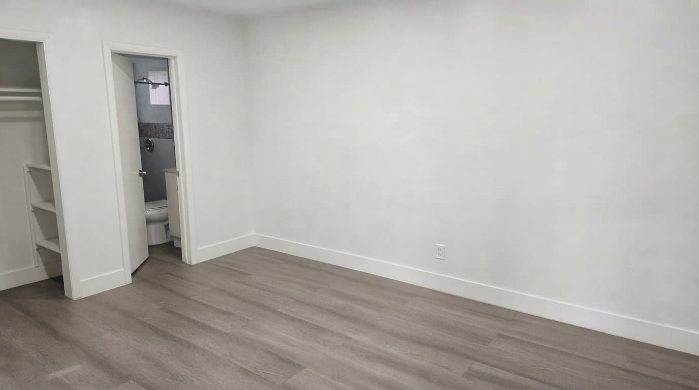 HOLLYWOOD Multiplex: 305 N 58th Ave