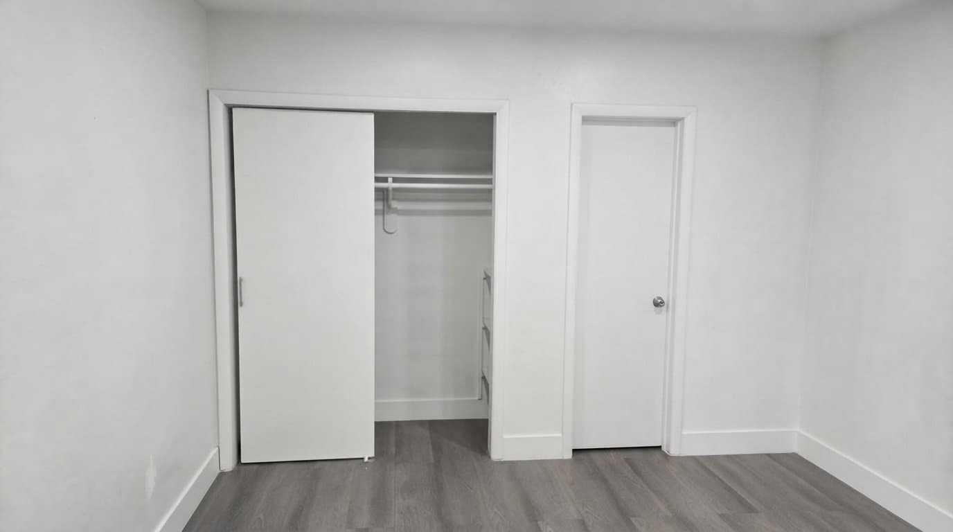 HOLLYWOOD Multiplex: 305 N 58th Ave