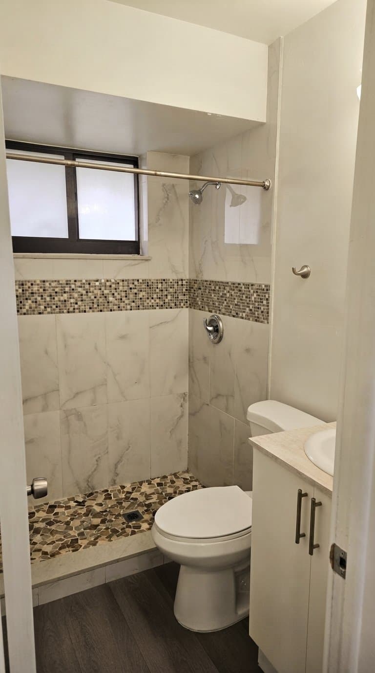 HOLLYWOOD Multiplex: 305 N 58th Ave