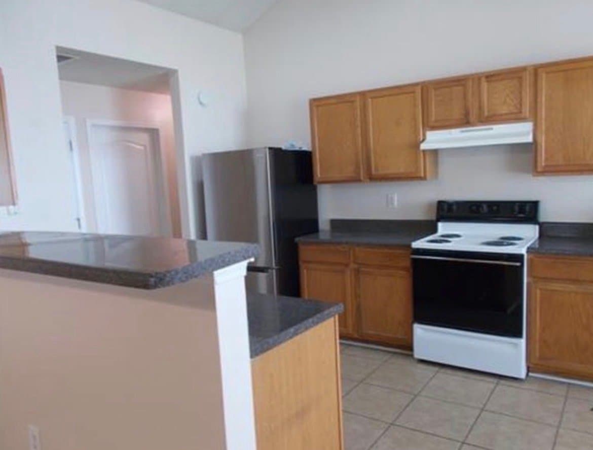 Union City House: 3820 Cypress Pointe Dr