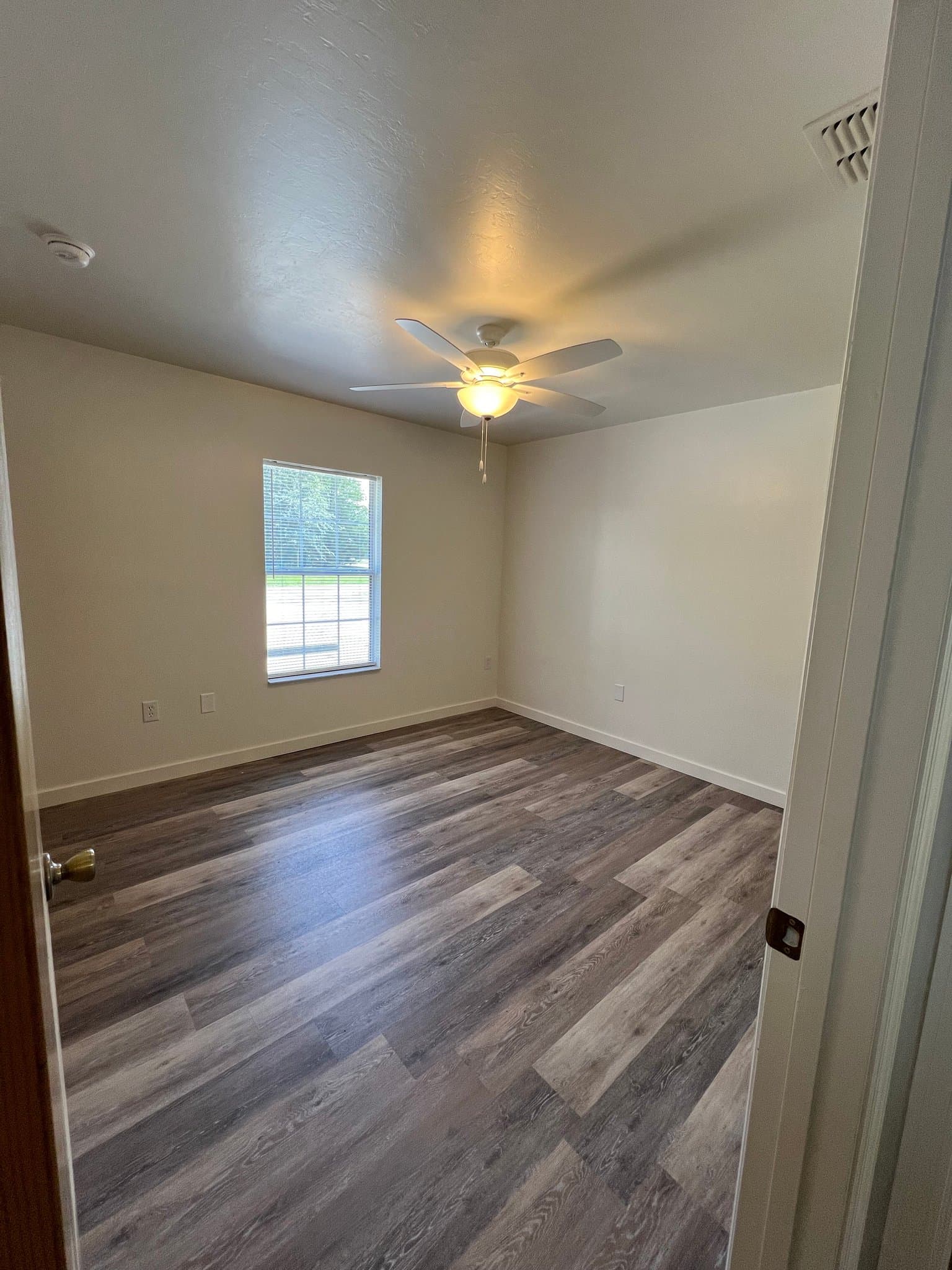 Bell Multiplex: 1427 N Paris st
