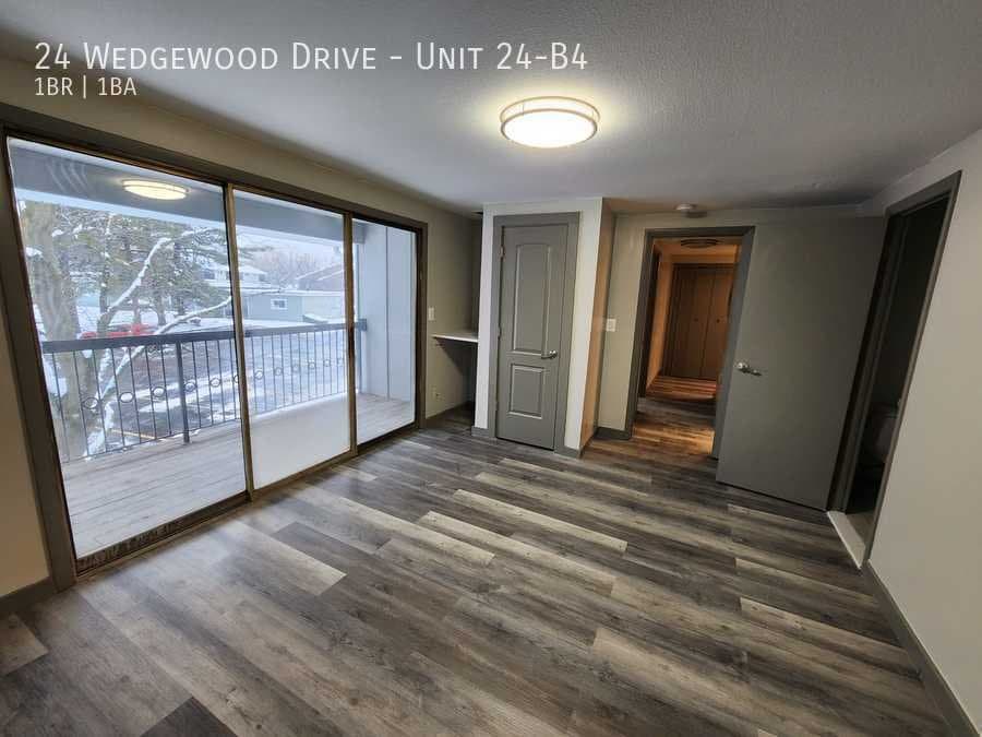 Bloomfield Apartment: 24 Wedgewood Drive