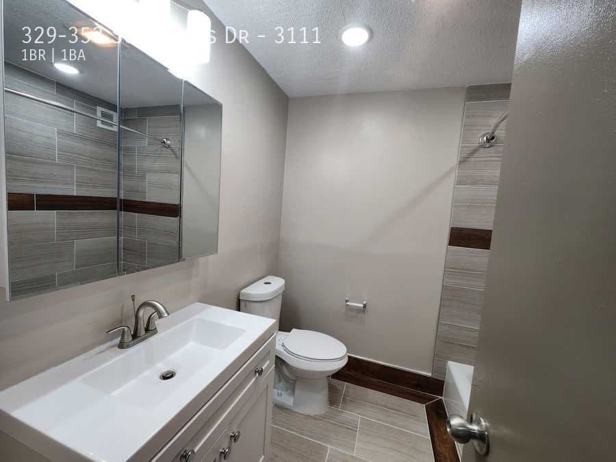Waterbury Apartment: 329-353 Schraffts Dr