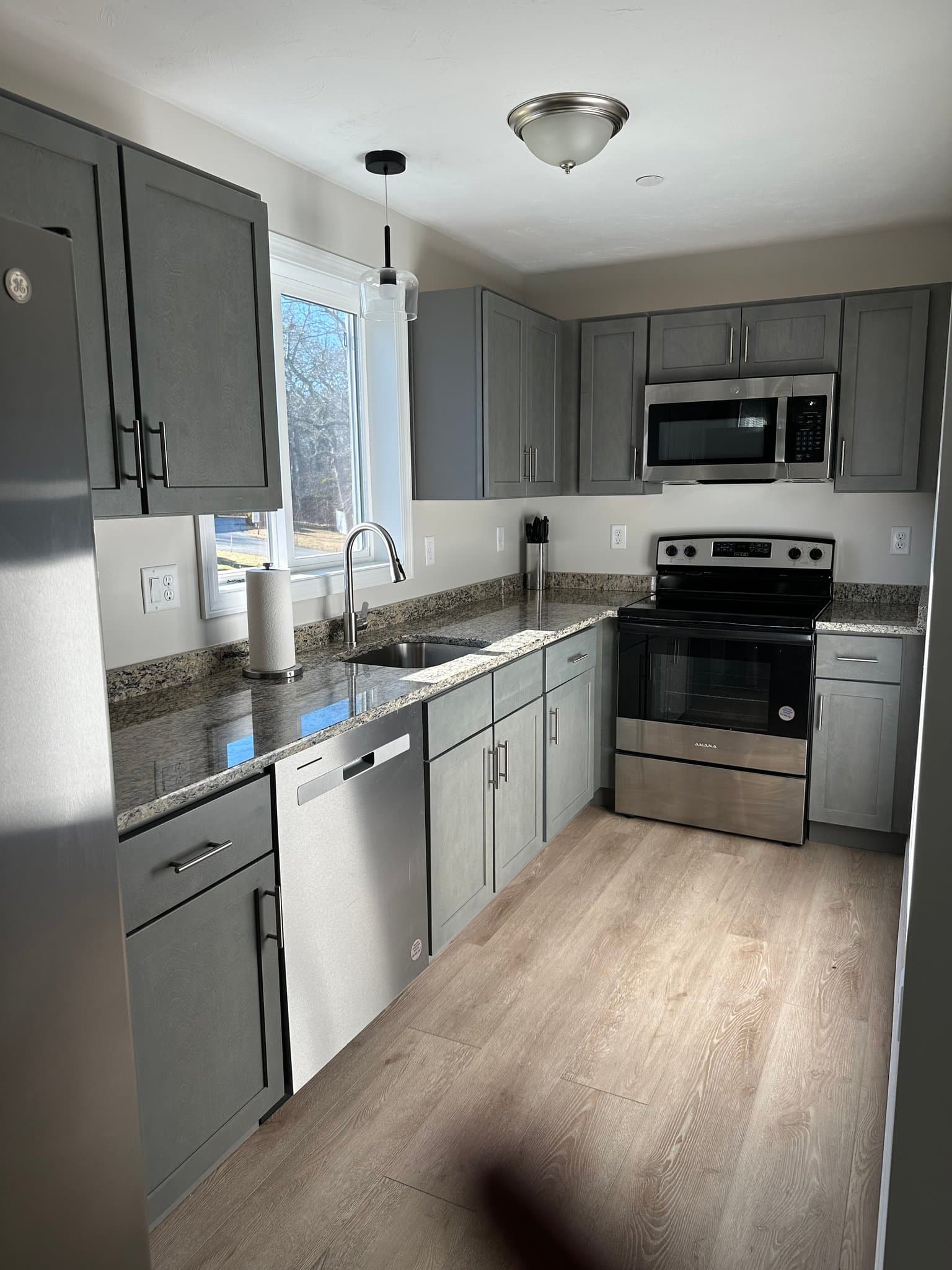 Plymouth Apartment: 687 State Rd