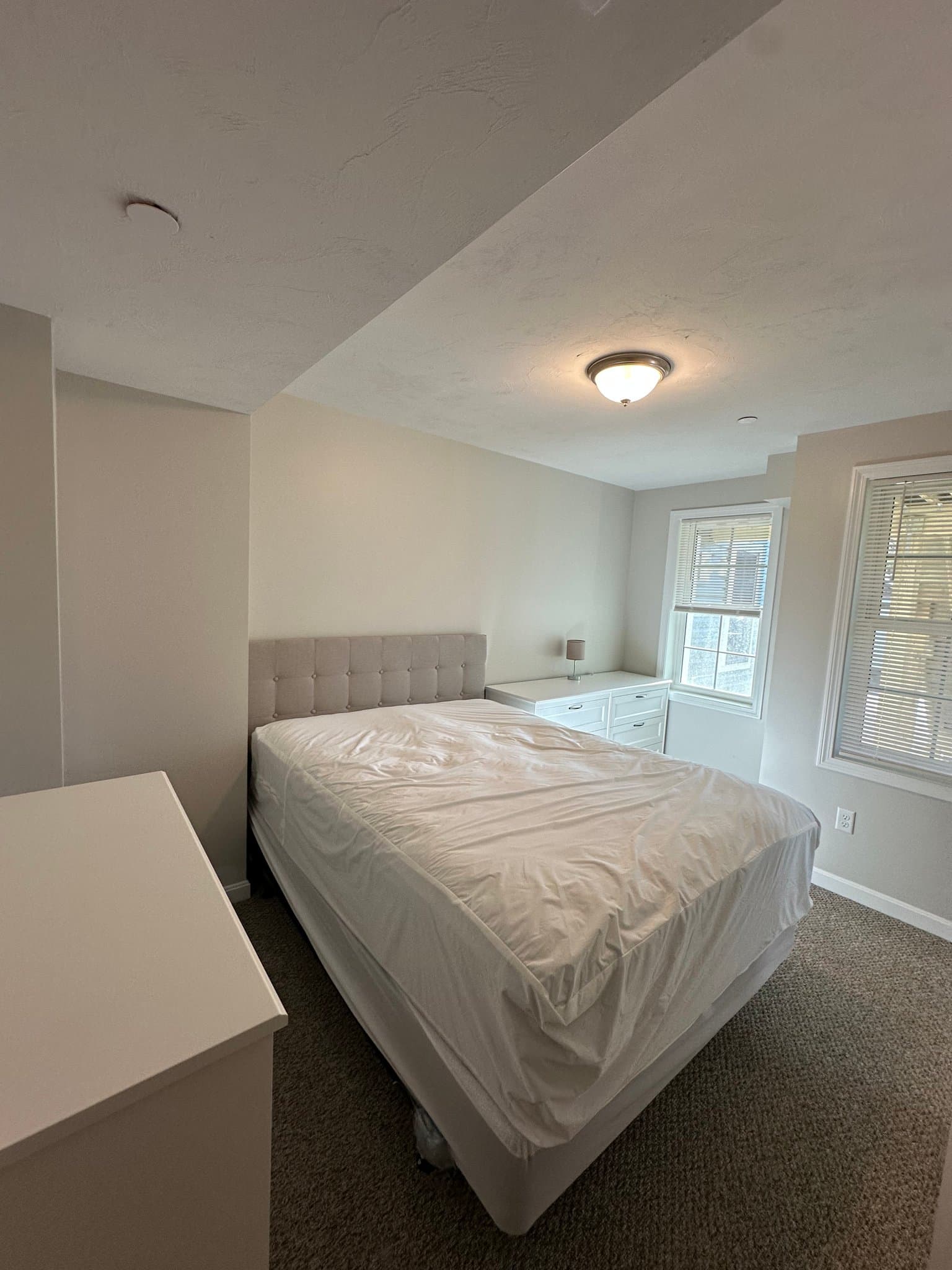 Plymouth Apartment: 687 State Rd