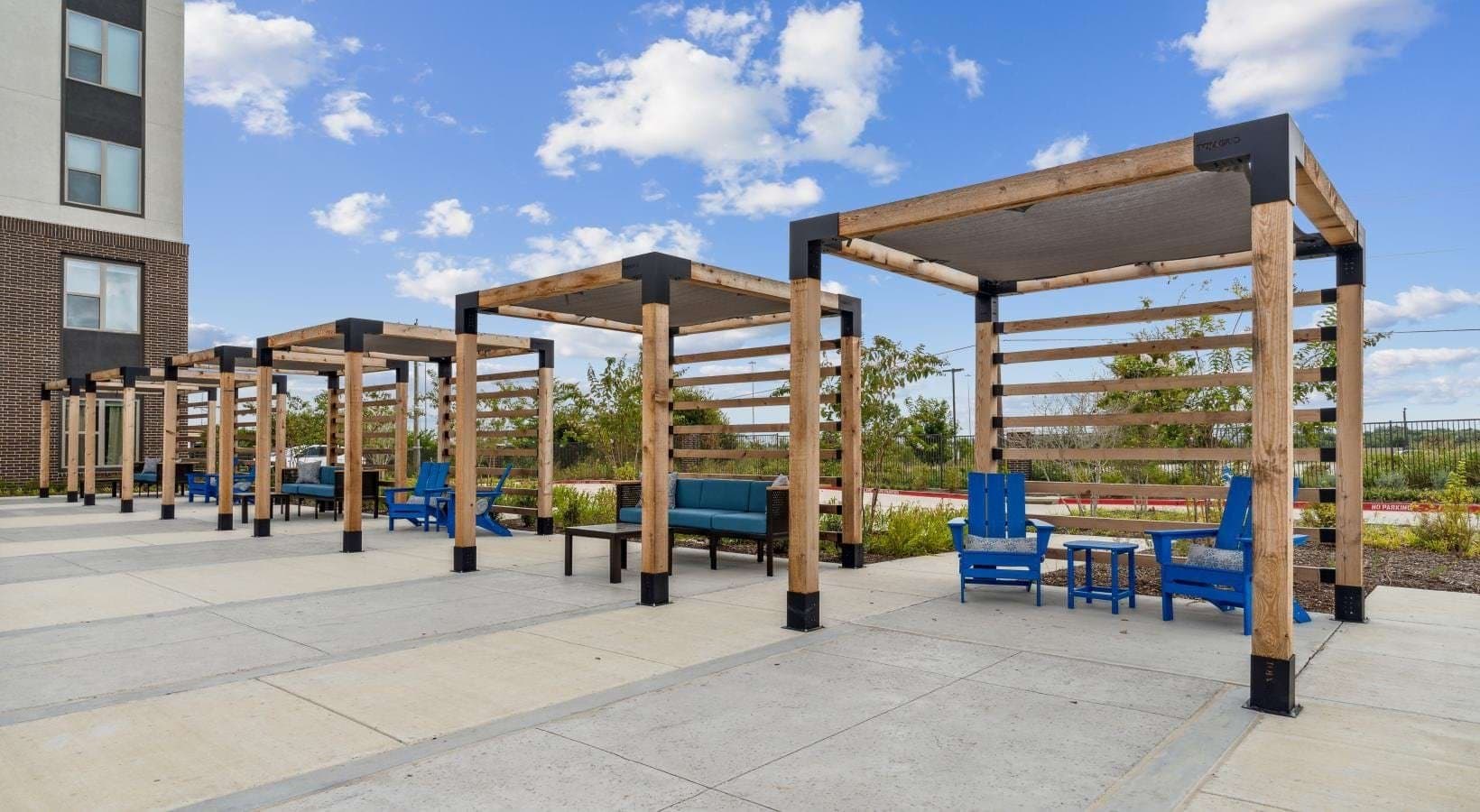 Irving Apartment: 100 W. Interstate Hwy 635