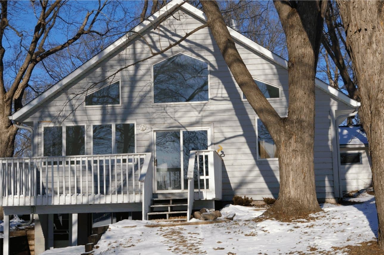Prior Lake House: 4301 Quaker Trl NE