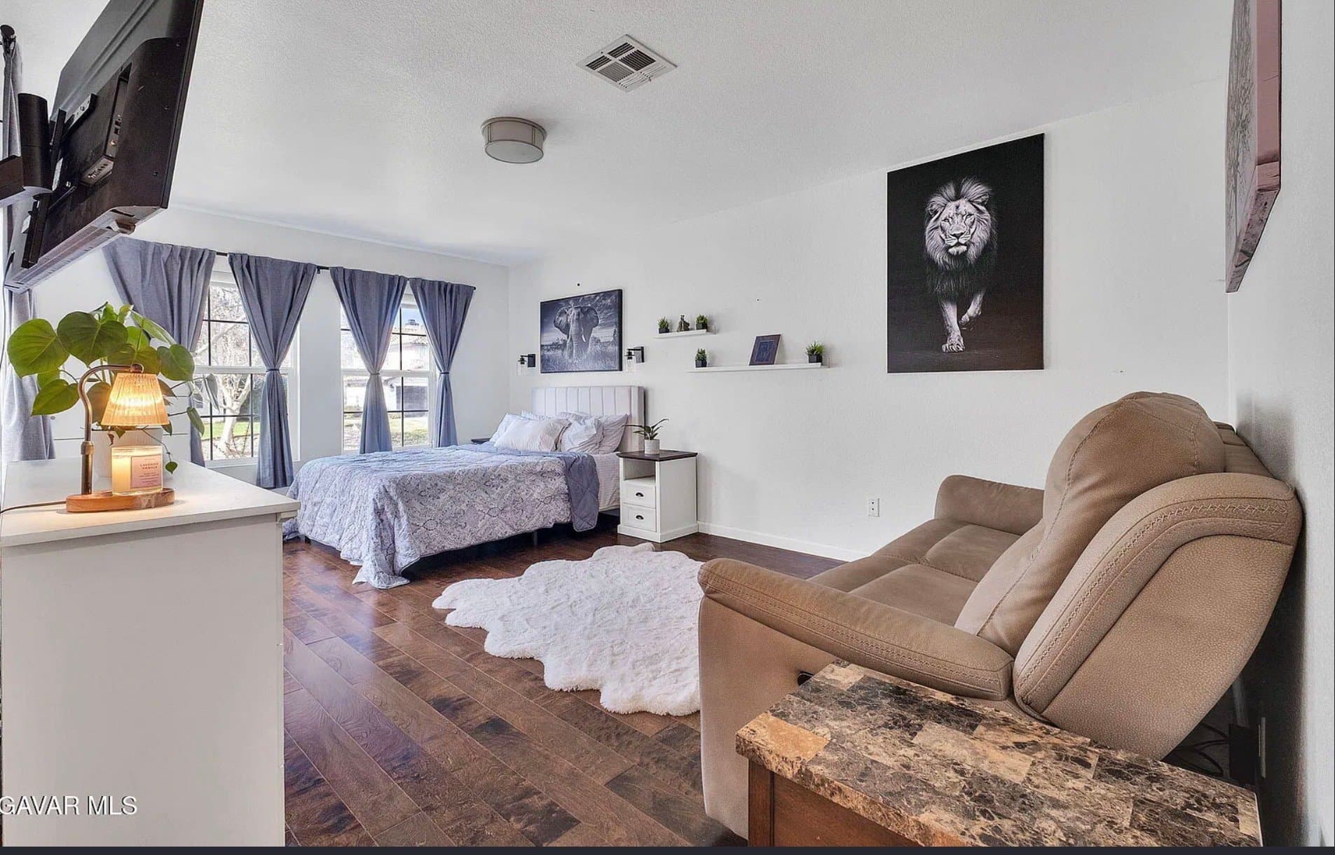 Palmdale House: 41004 Via Tranqilo