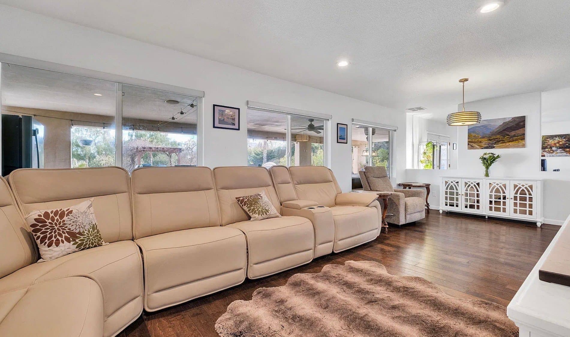 Palmdale House: 41004 Via Tranqilo