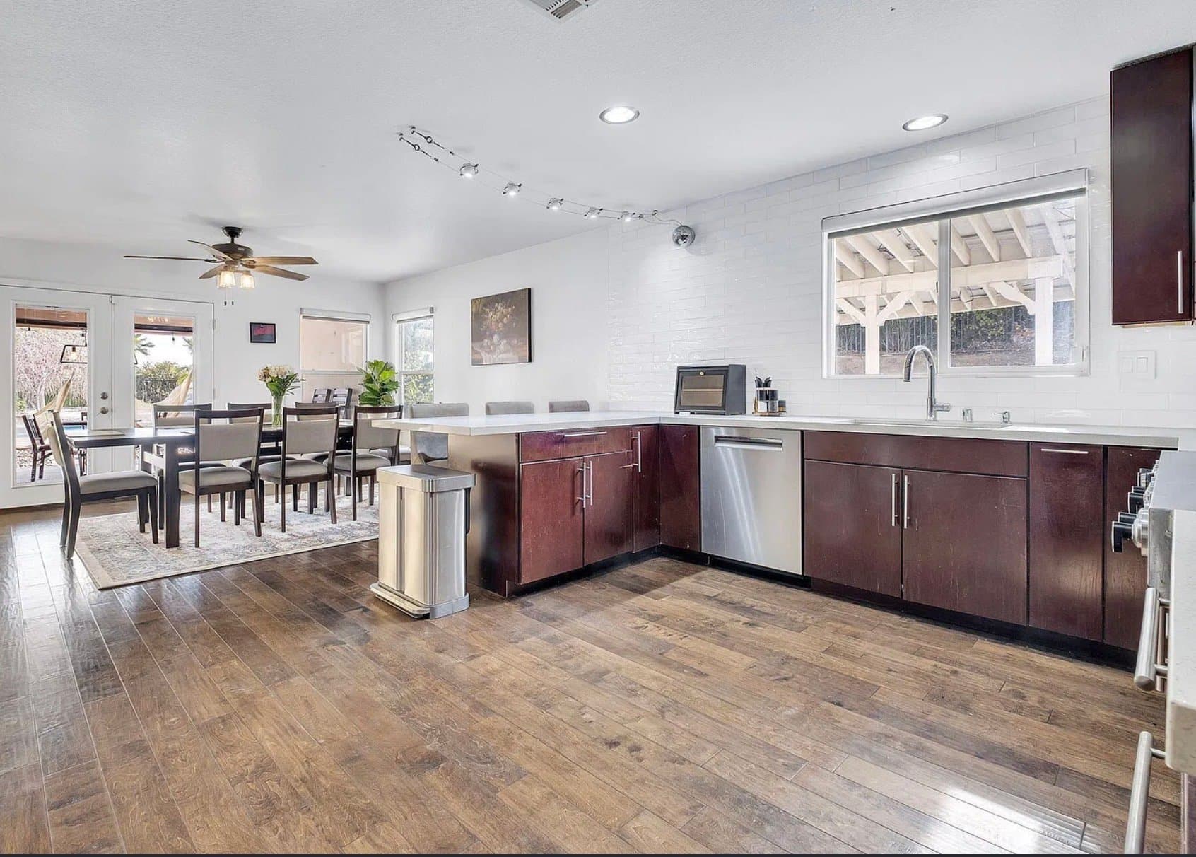 Palmdale House: 41004 Via Tranqilo