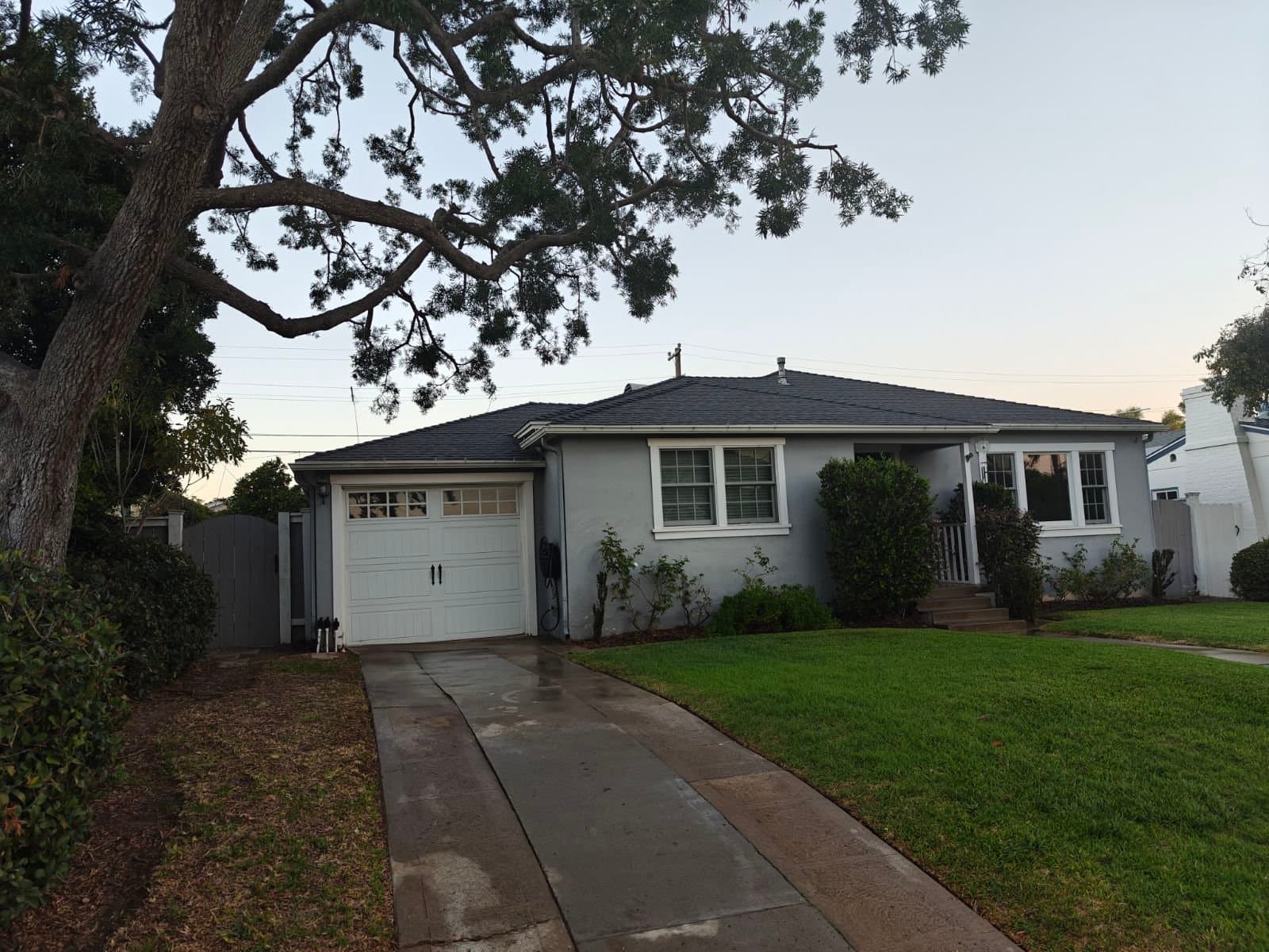 San Diego House: 3736 Poe St