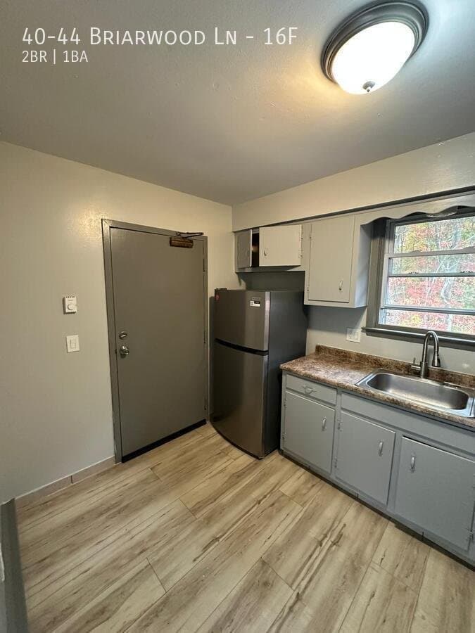 Branford Apartment: 40-44 Briarwood Ln