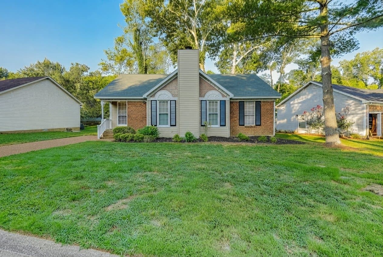 Goodlettsville House: 101 Heathcote Ct