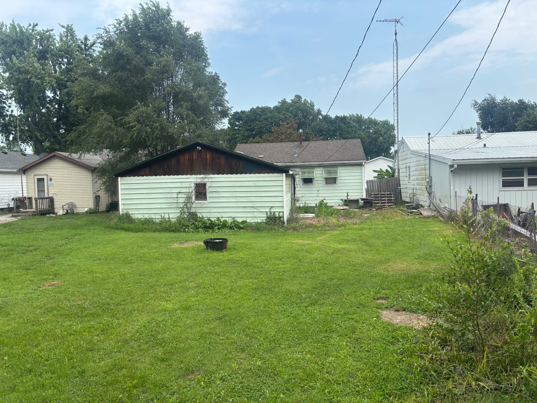 Springfield House: 905 N Wesley St.