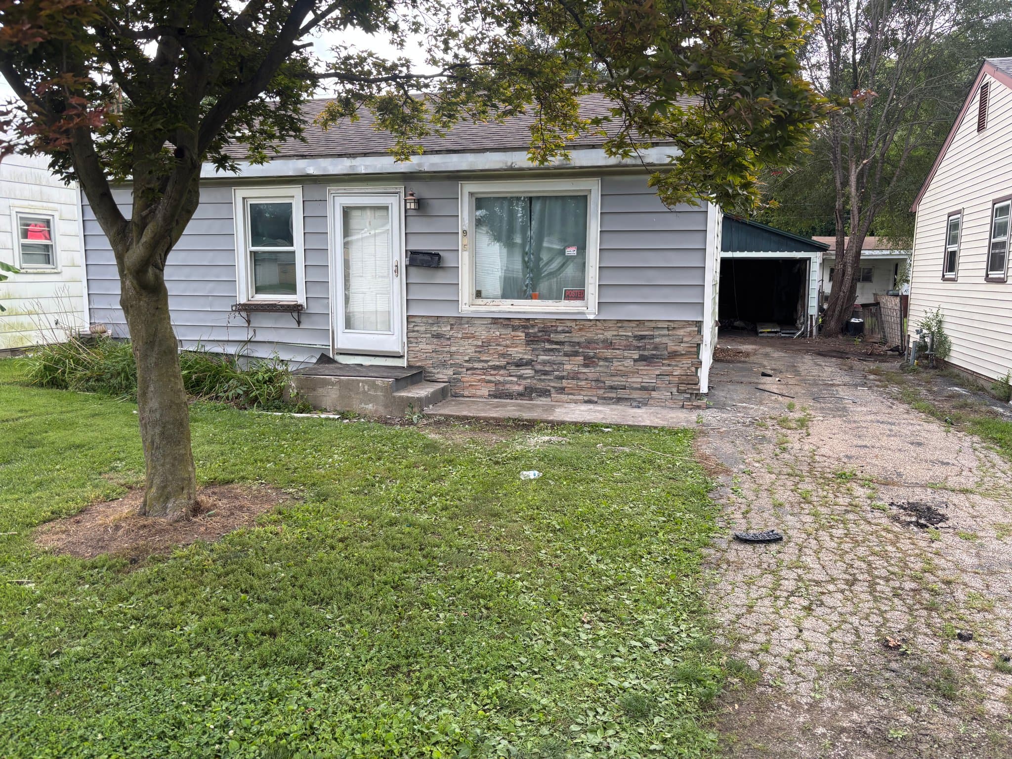 Springfield House: 905 N Wesley St.