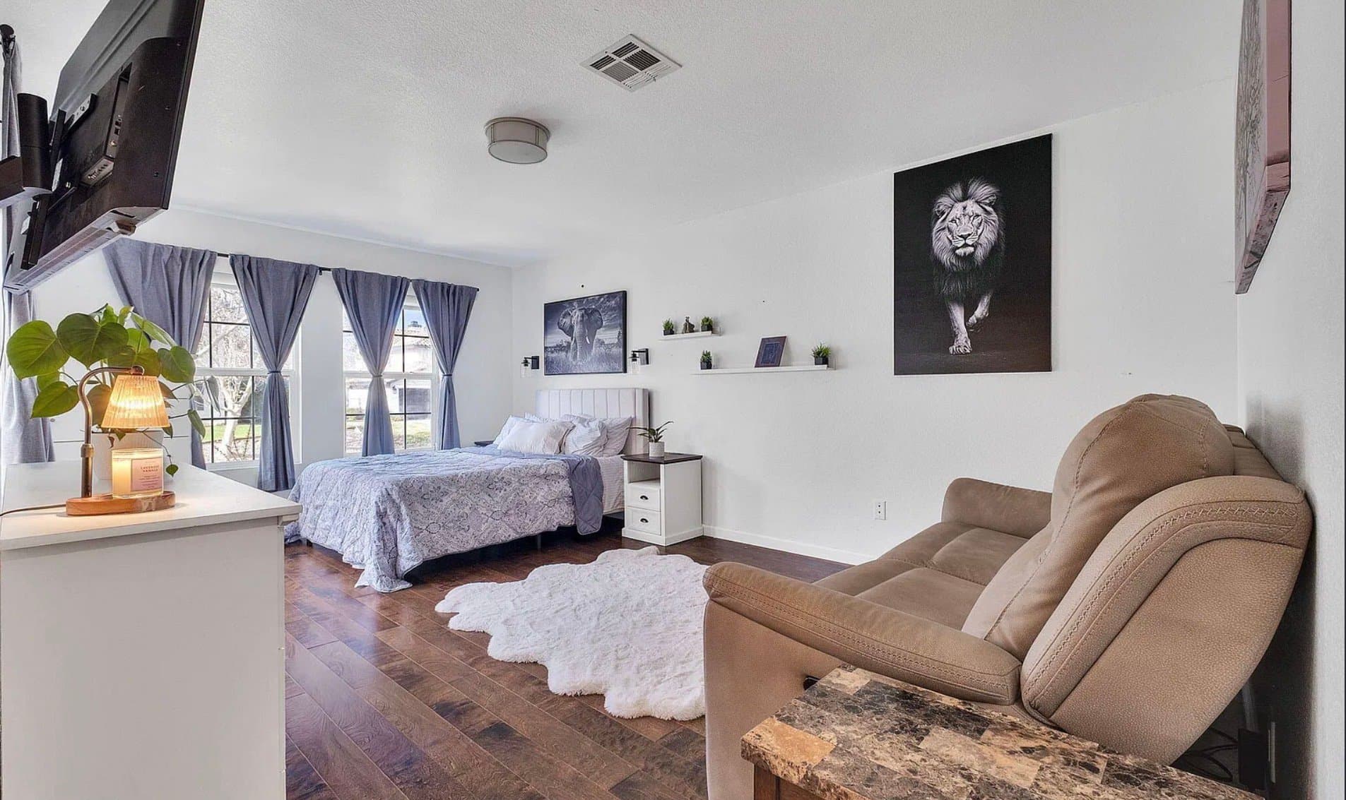 Palmdale House: 41004 Via Tranqilo