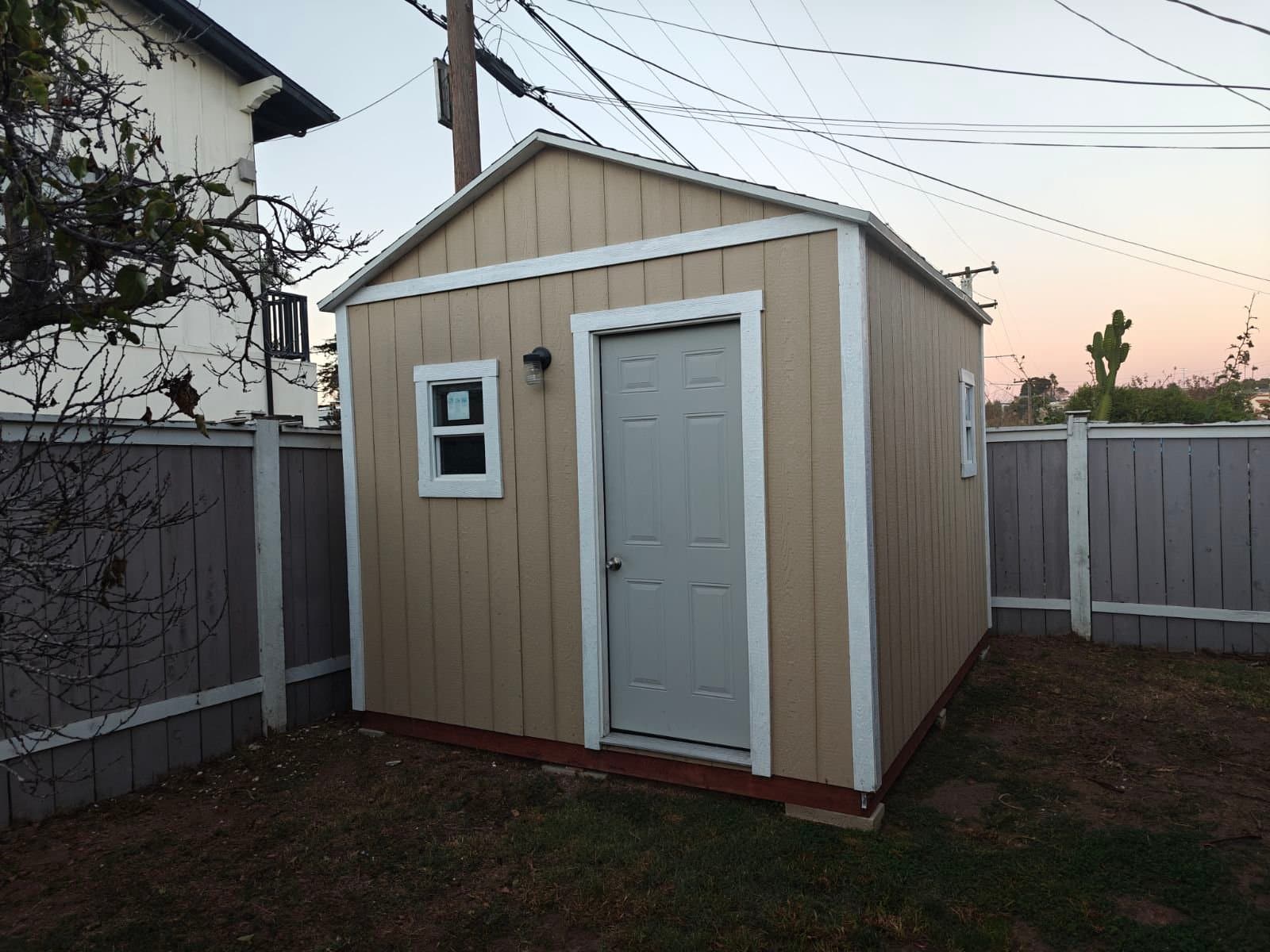 San Diego House: 3736 Poe St