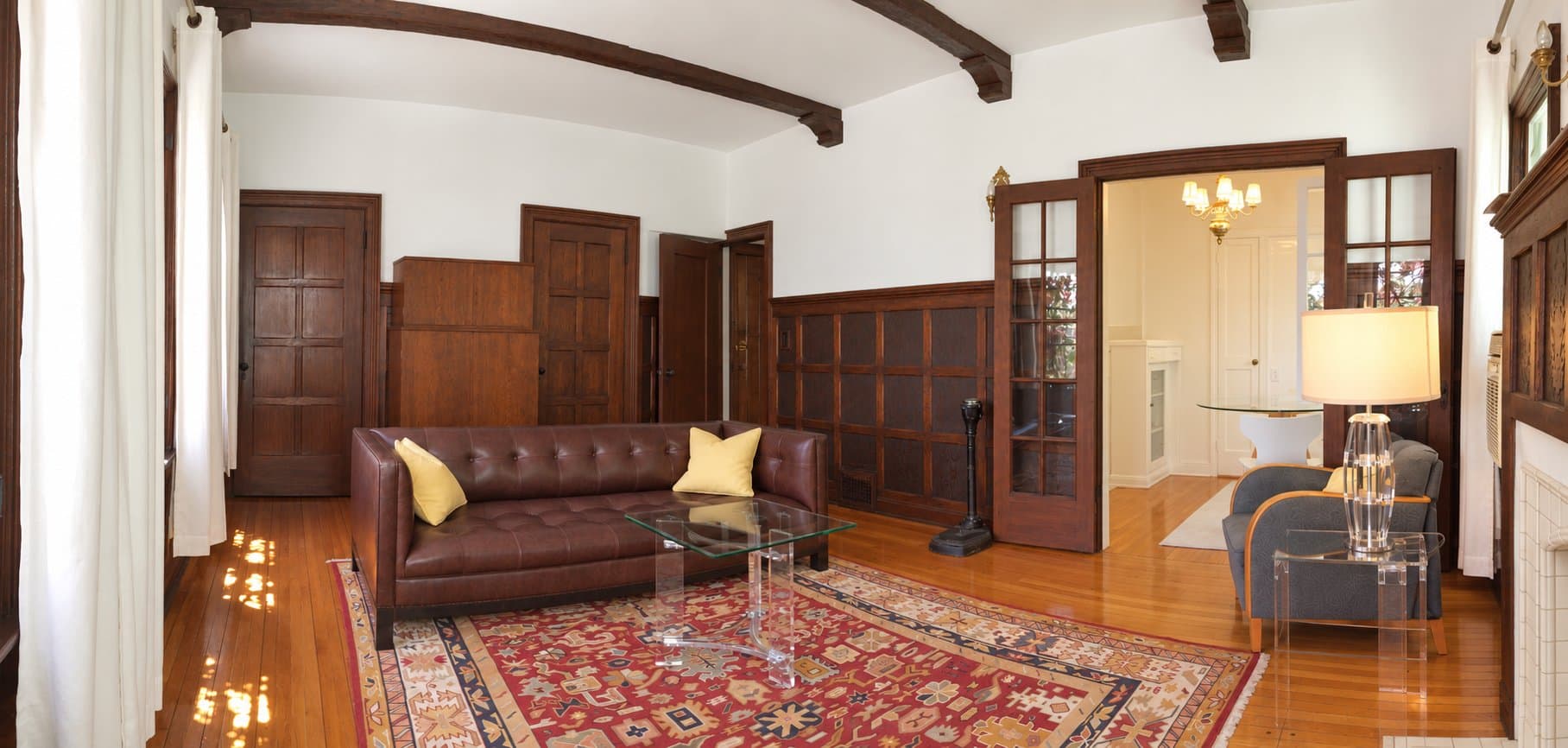 Los Angeles Apartment: 414 N Sycamore Ave