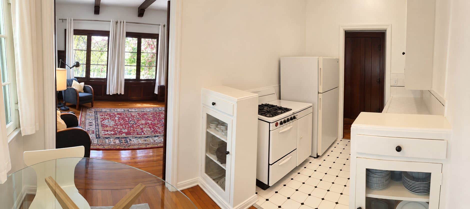 Los Angeles Apartment: 414 N Sycamore Ave