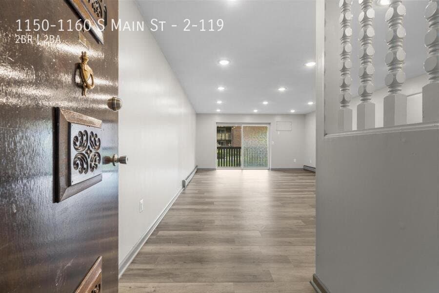 Middletown Apartment: 1150-1160 S Main St