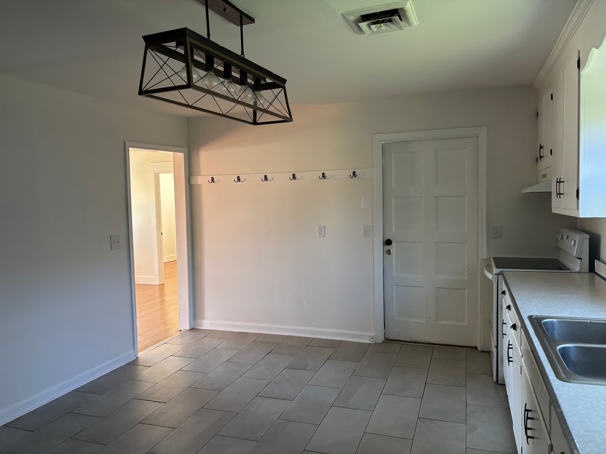 Gordonsville House: 511 Cadmus Dr