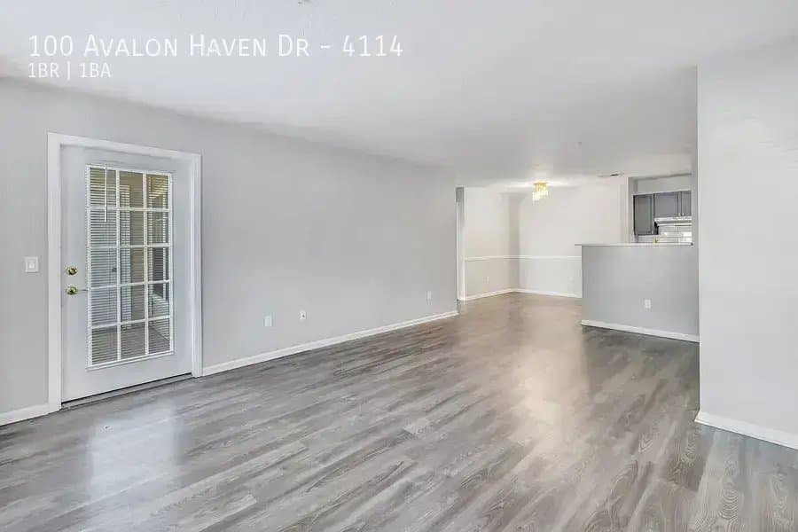 North Haven Apartment: 100 Avalon Haven Dr