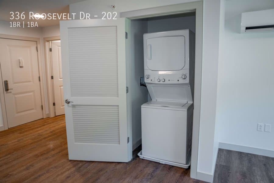 Seymour Apartment: 336 Roosevelt Dr