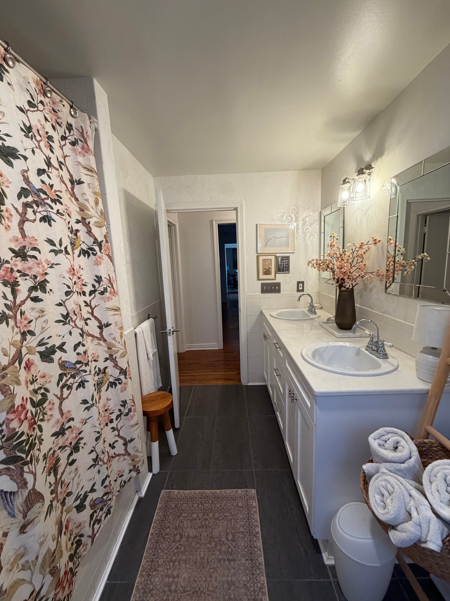 Eastborough House: 58 S Stratford Rd