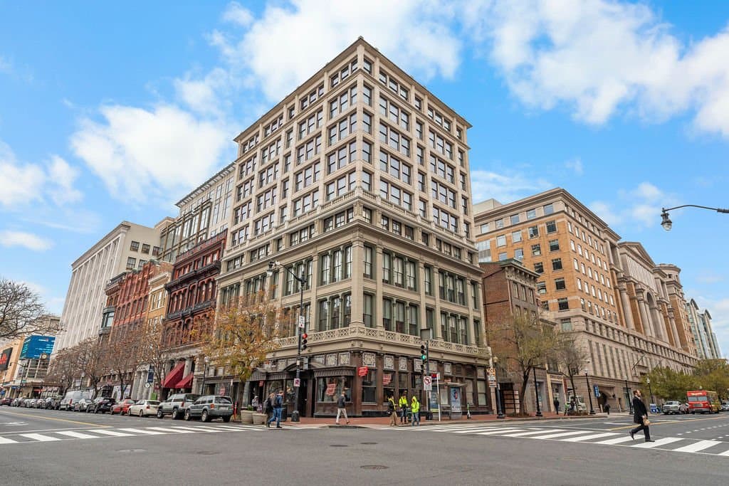 Washington Condo: 675 E St NW