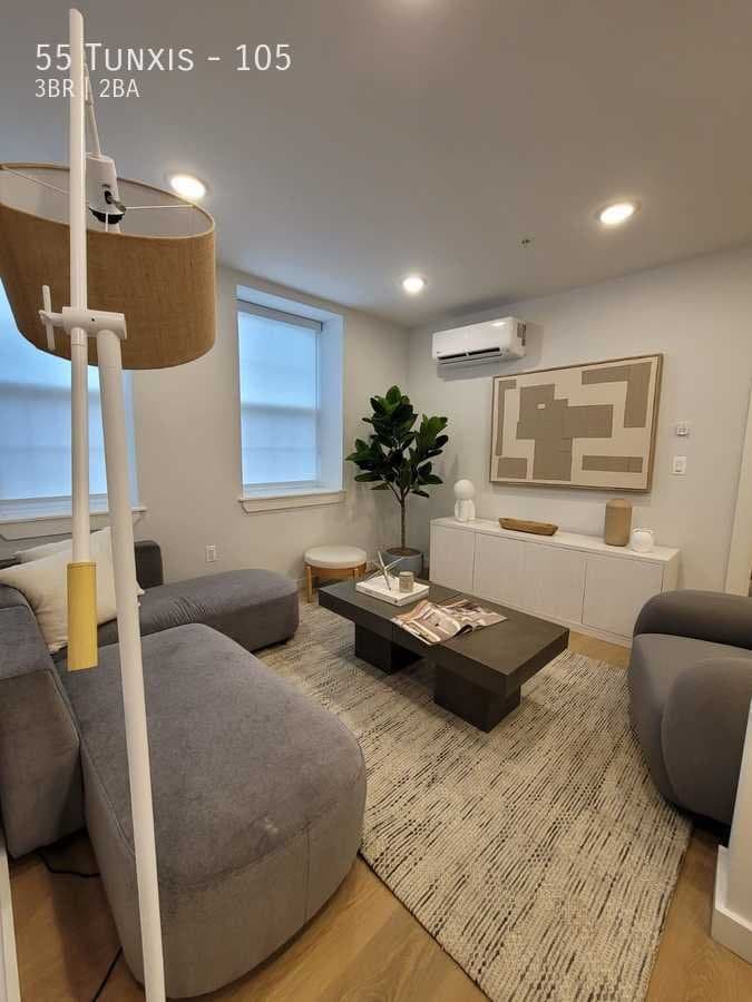 Bloomfield Apartment: 55 Tunxis