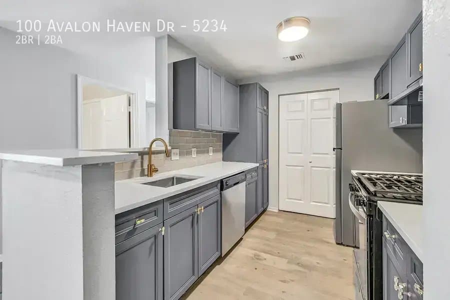 North Haven Apartment: 100 Avalon Haven Dr