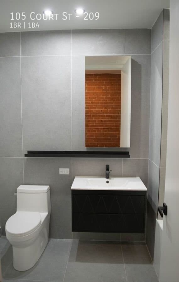 New Haven Apartment: 105 Court St