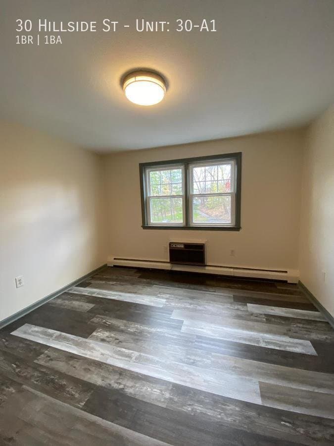East Hartford Apartment: 30 Hillside St