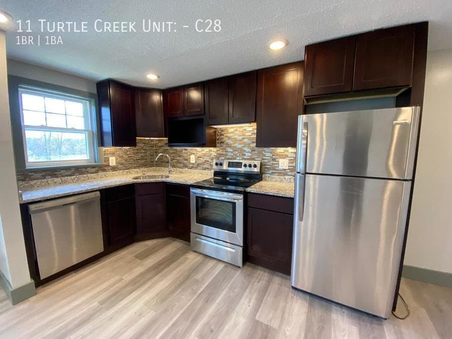 East Hartford Apartment: 11 Turtle Creek