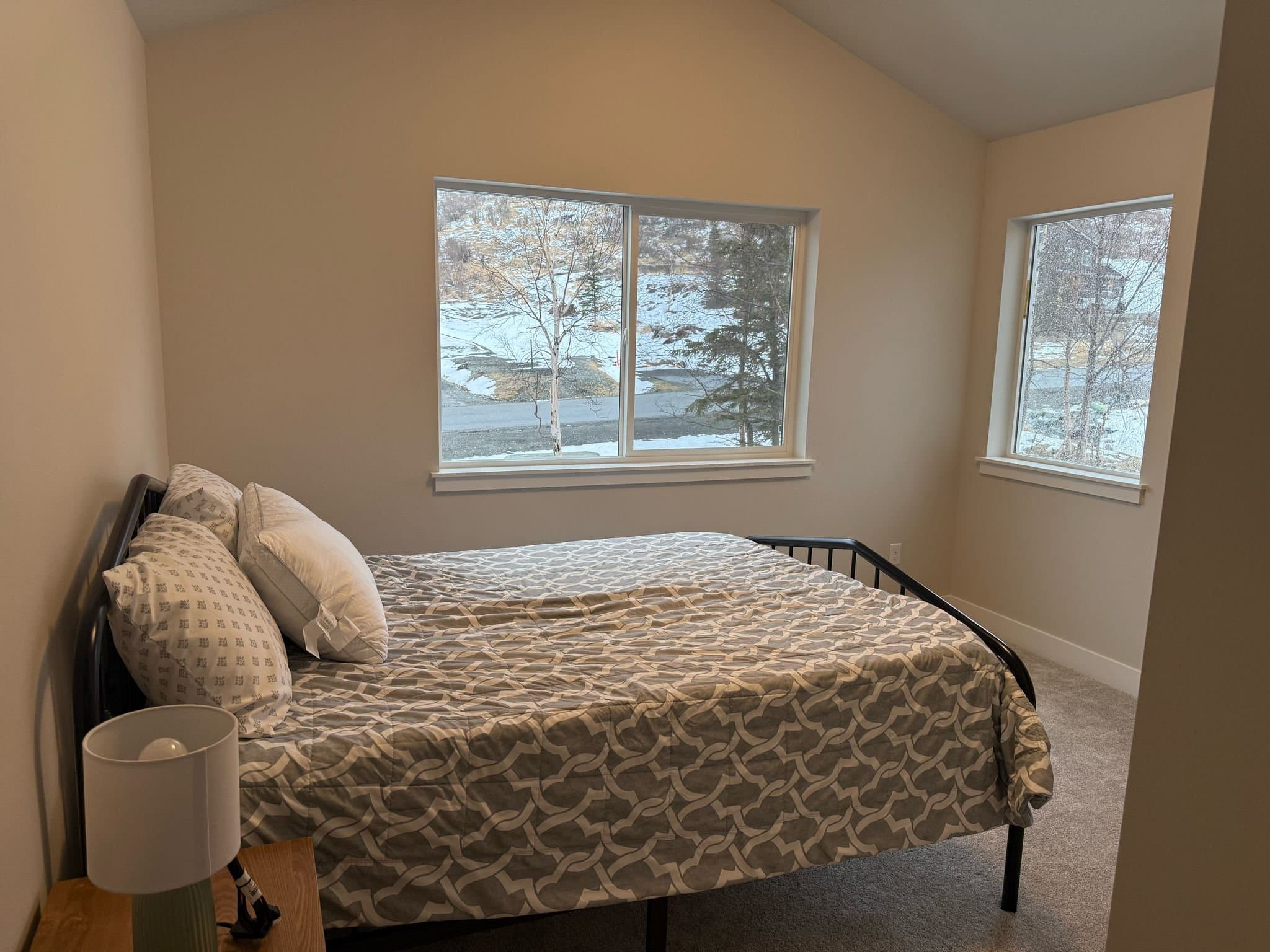 Anchorage House: 13800 canyon rd