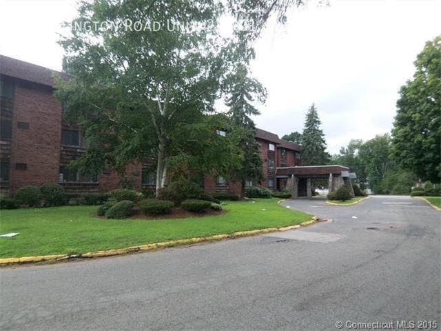 East Hartford Apartment: 229 Ellington Road