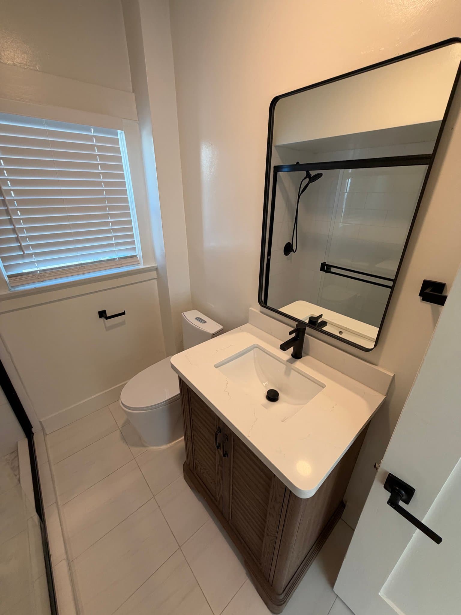 Santa Monica Condo: 1307 17th St Santa Monica,