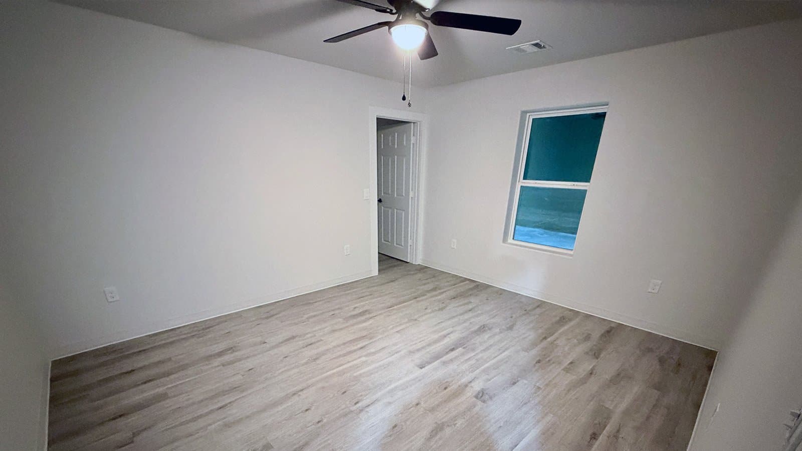 Longview Apartment: 104 Village Dr