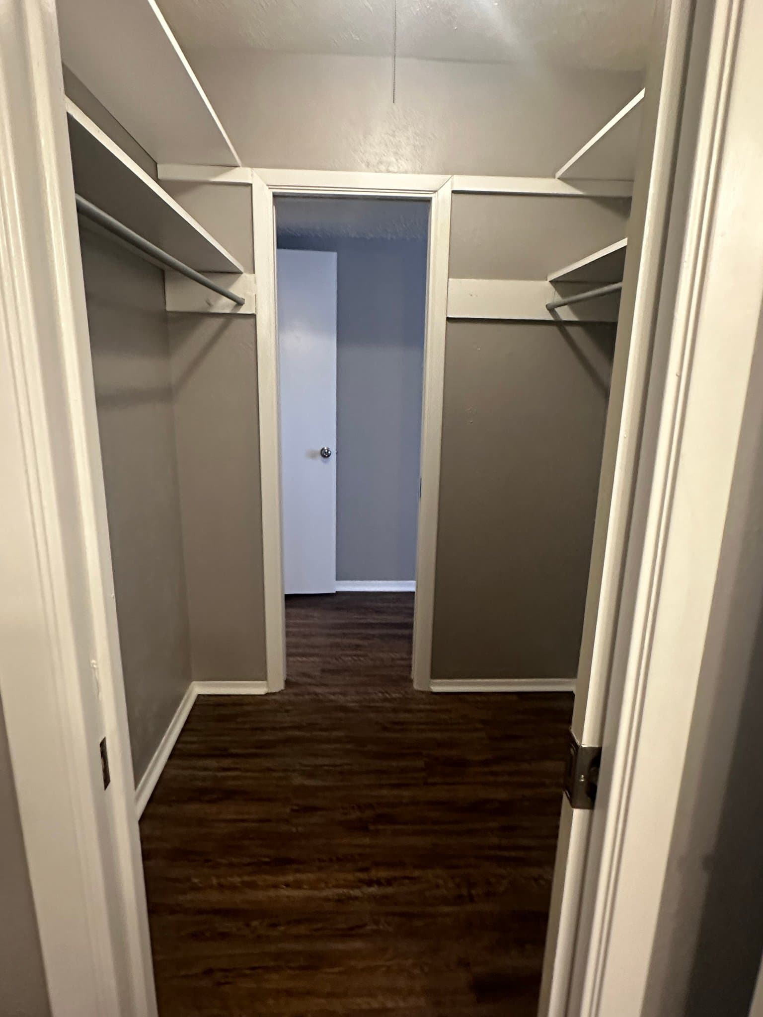 Longview Apartment: 2114 E Marshall Ave