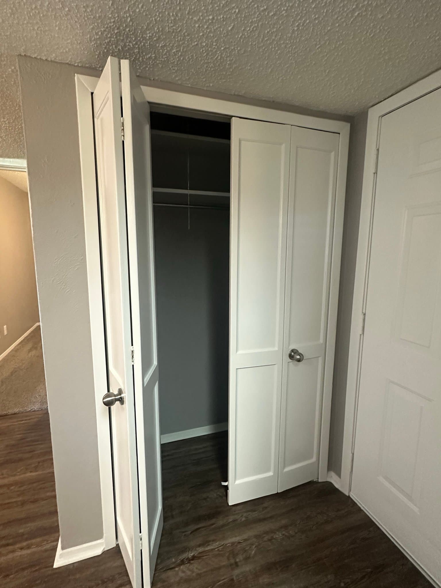 Longview Apartment: 2114 E Marshall Ave