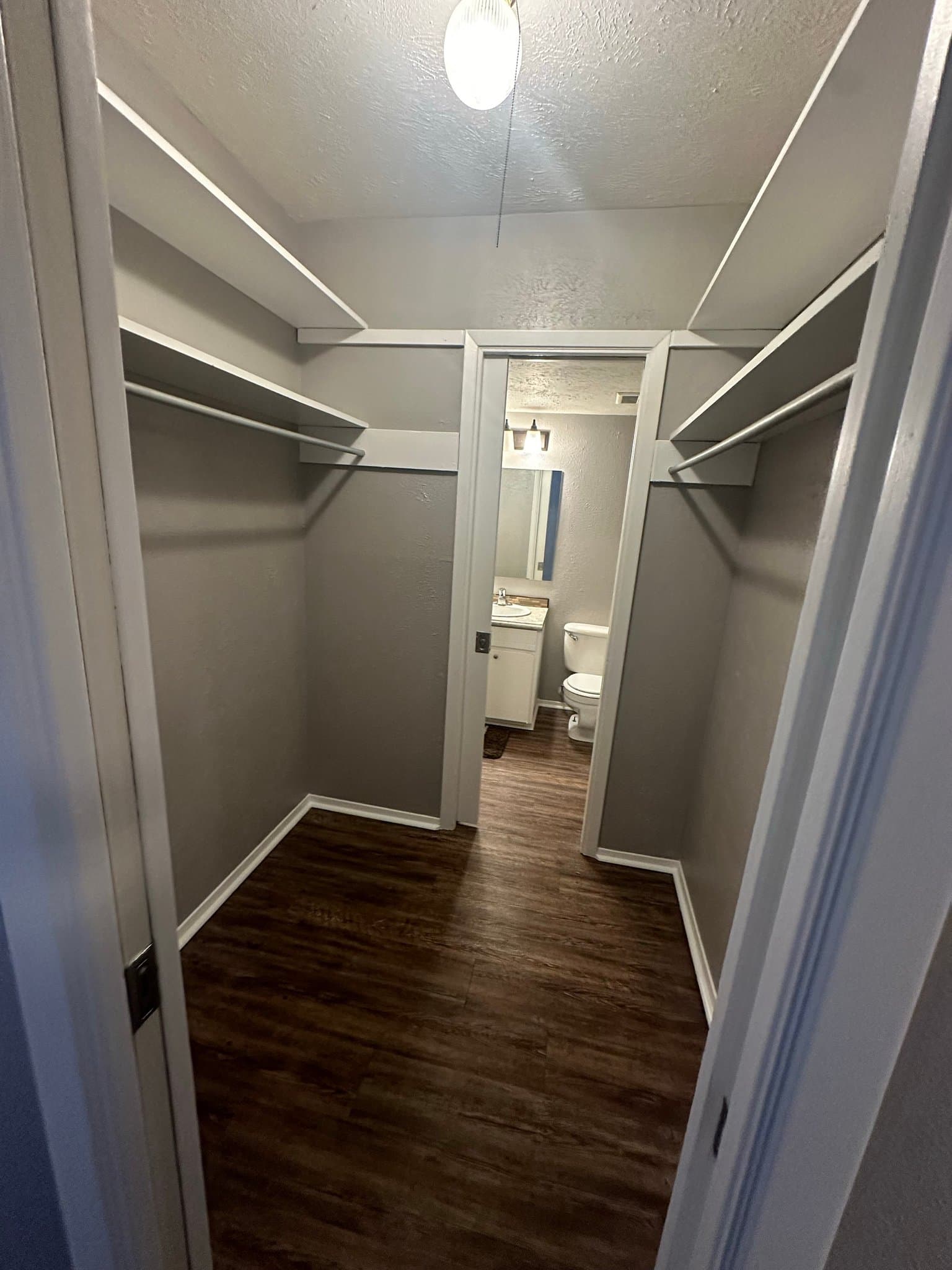 Longview Apartment: 2114 E Marshall Ave