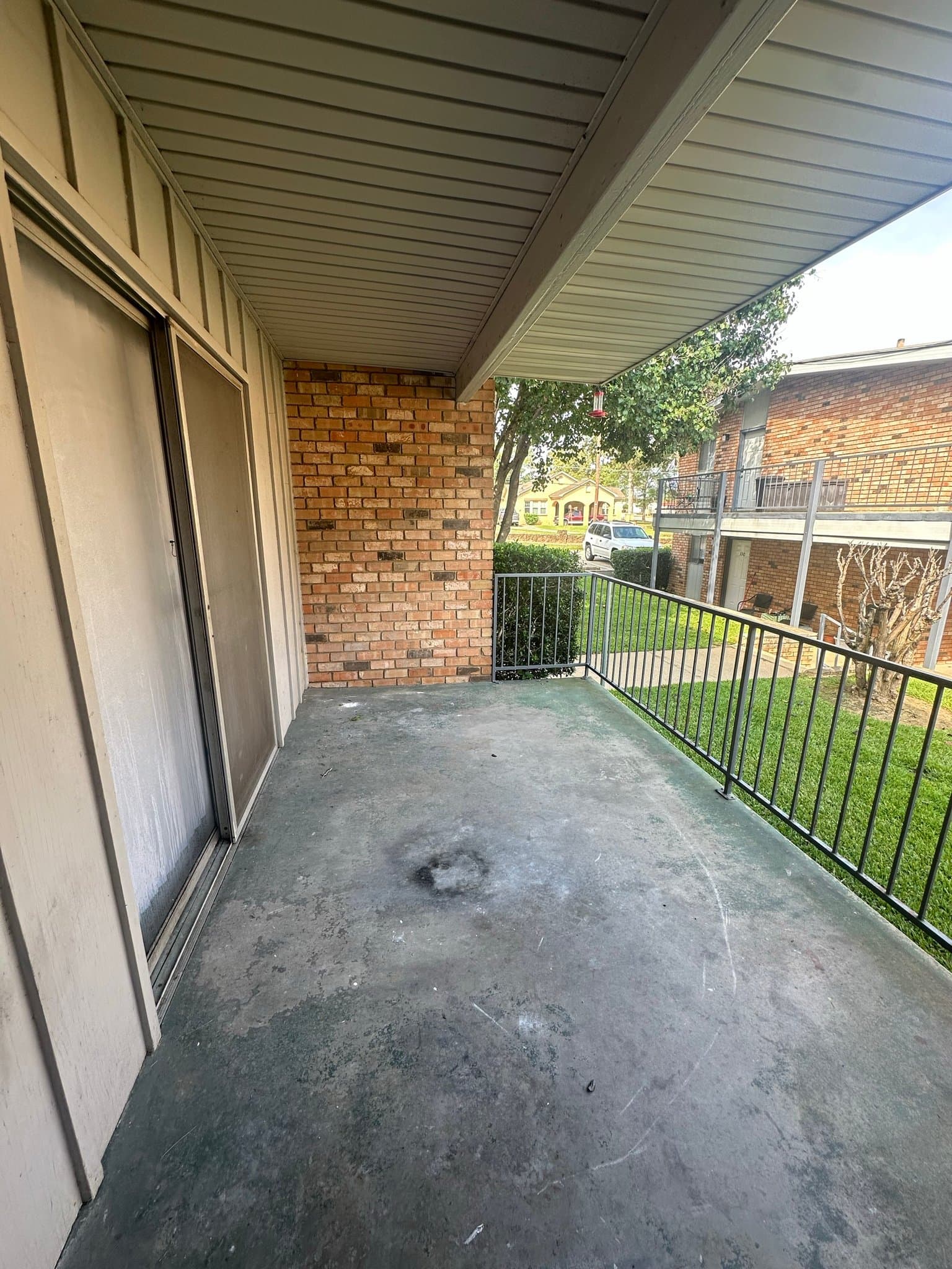 Longview Apartment: 2114 E Marshall Ave