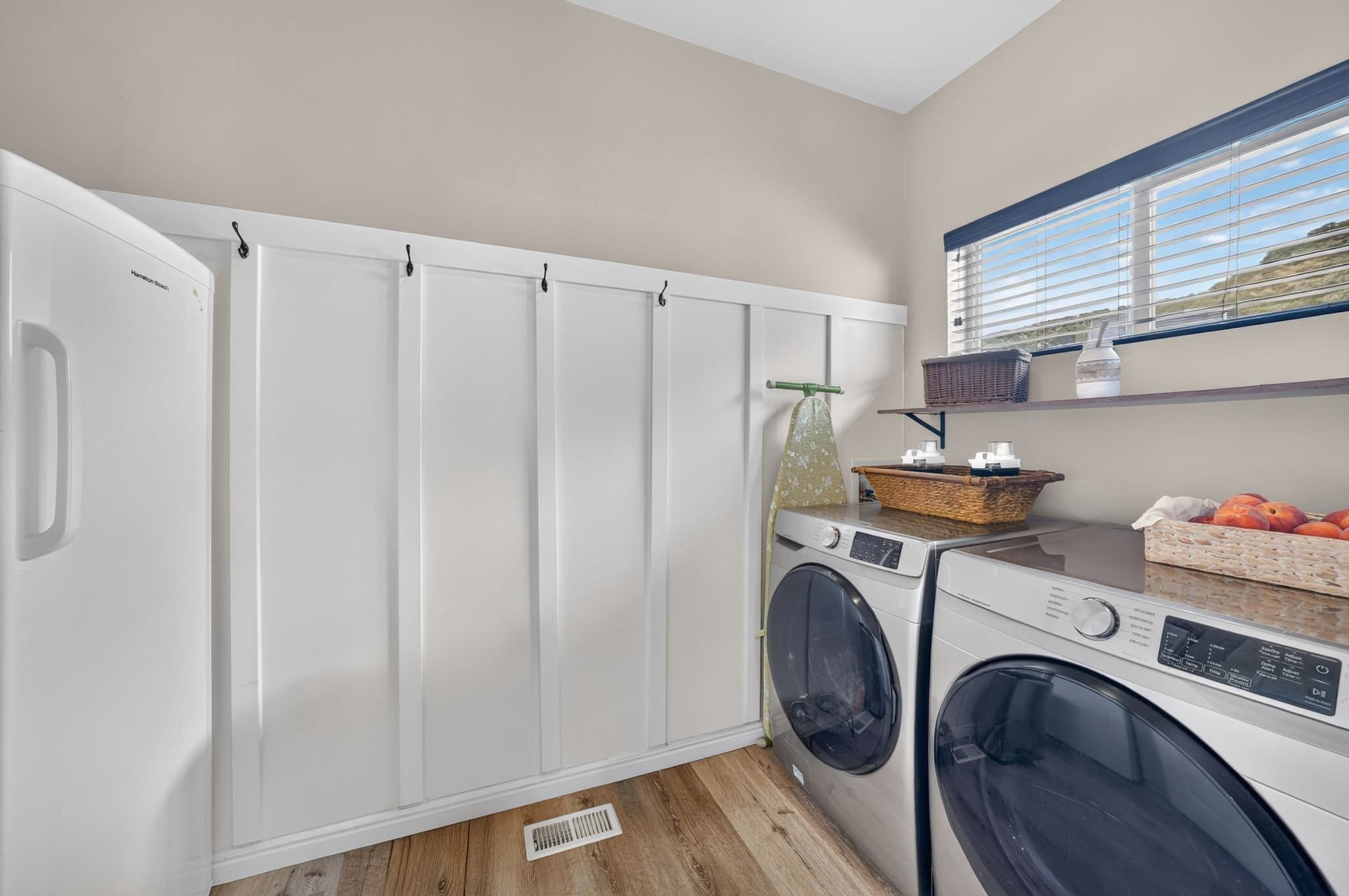 Eagle Mountain House: 3961 E Yakima Way