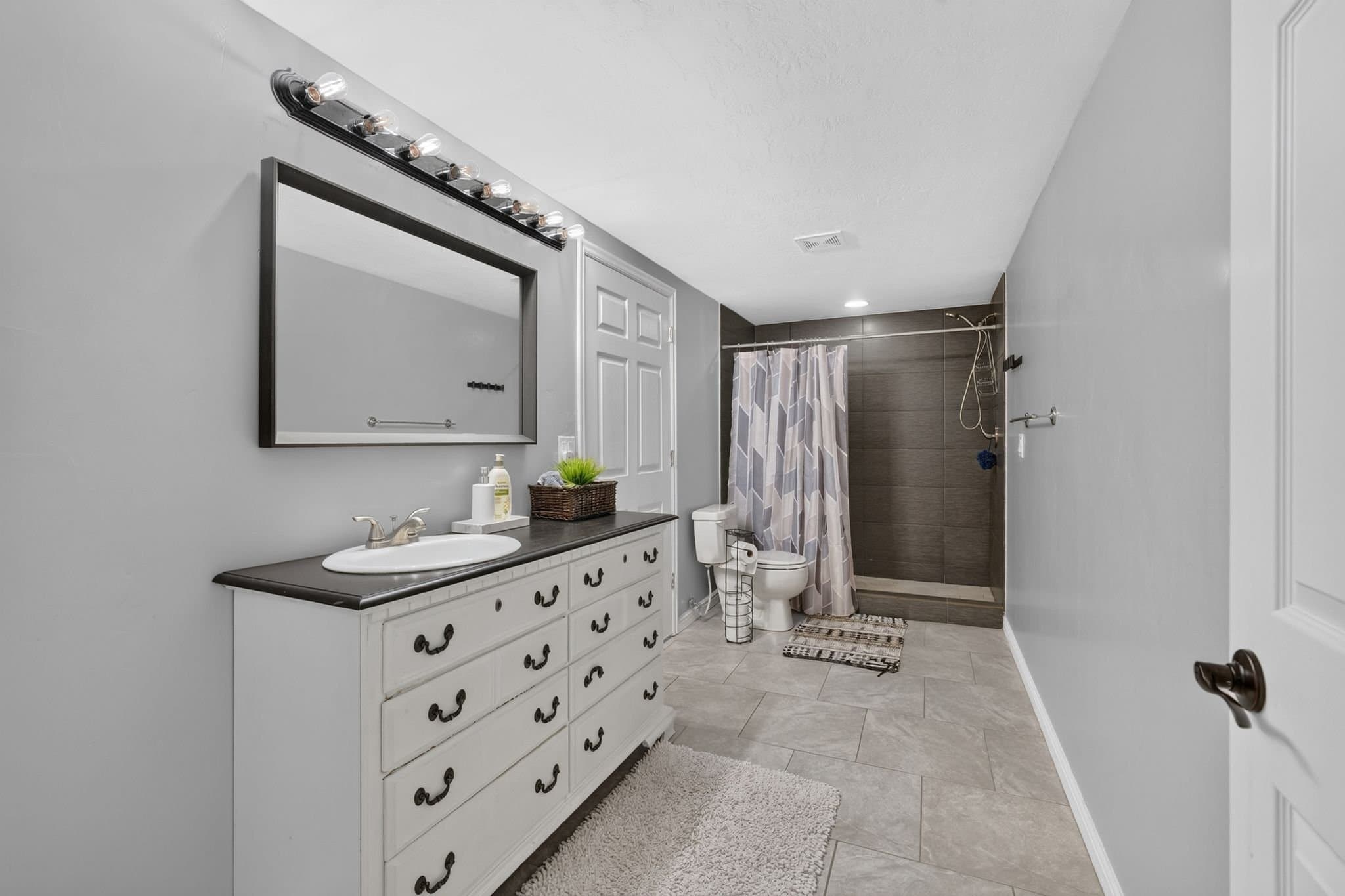 Eagle Mountain House: 3961 E Yakima Way