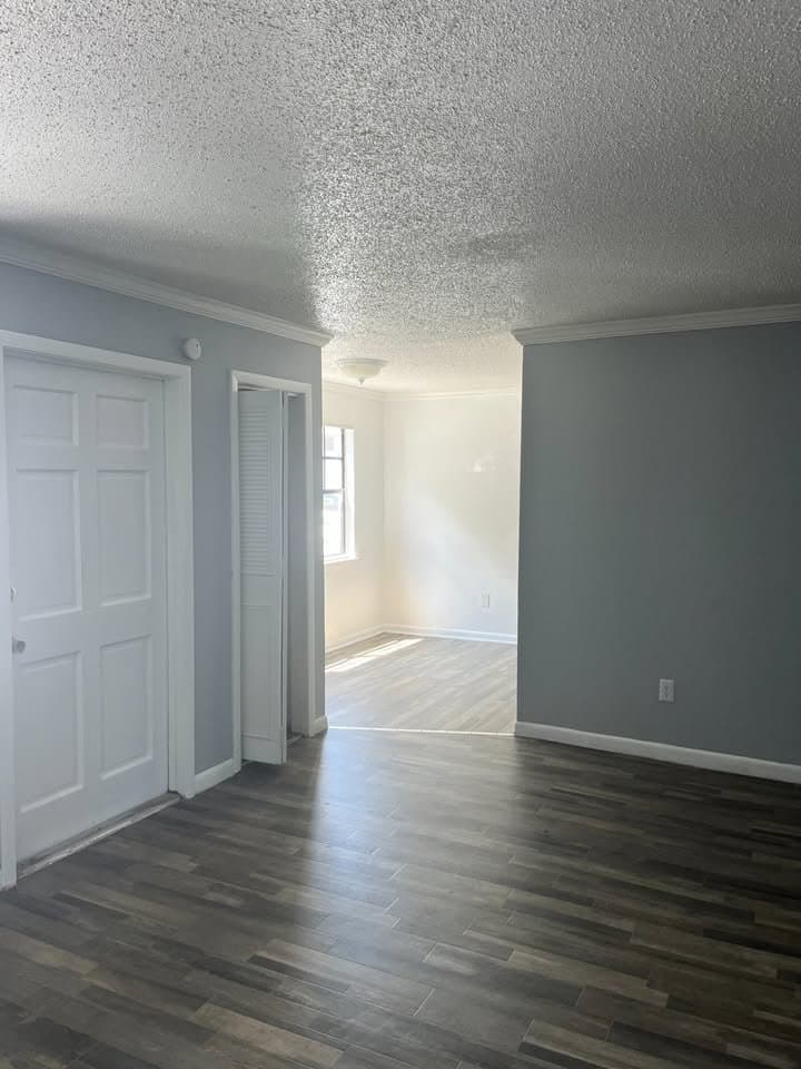 Lakeland Apartment: 3215 Baird Ave J-62