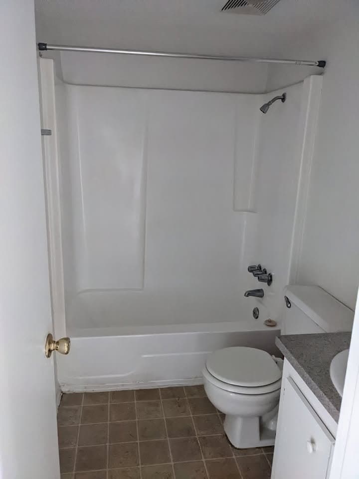 Lakeland Apartment: 3215 Baird Ave J-62