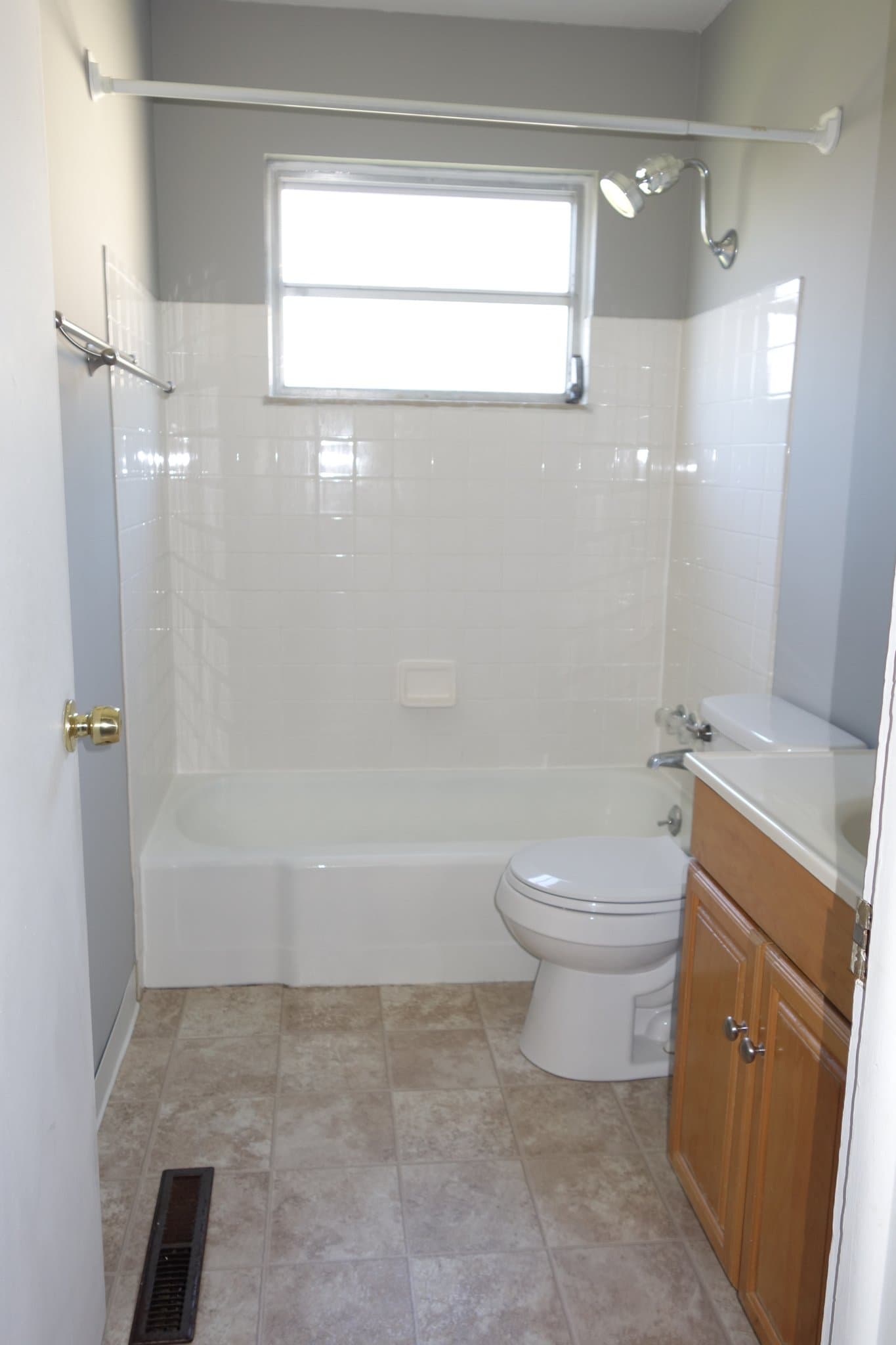 Columbus House: 5289 Eisenhower Rd